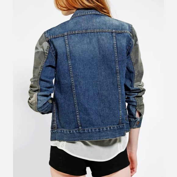 Urban Outfitters | BDG Women’s Camo pieced Denim jacket, size small - Picture 2 of 10